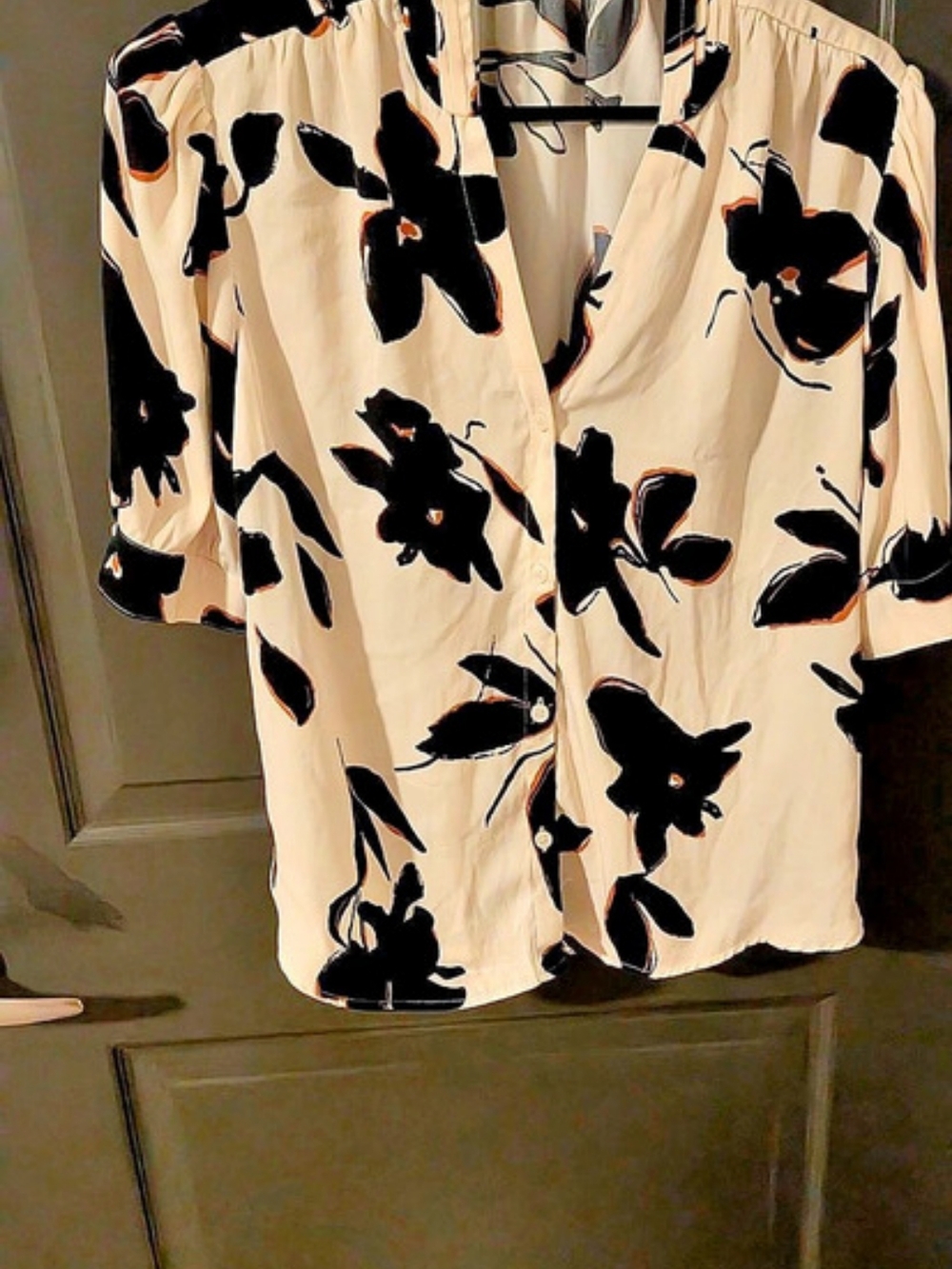 Tahari Floral Blouse in Cream & Black Size Large